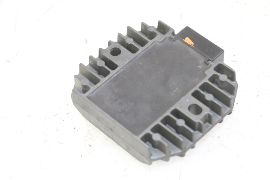 photo de REGULATEUR CHARGE PEUGEOT ELYSTAR 125 (2002 - 2007)