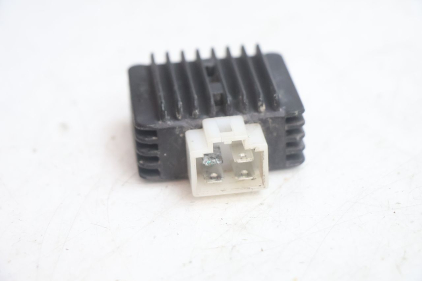 photo de REGULATEUR CHARGE JM MOTORS EVOLIS 4T 50 (2018 - 2022) - Autre angle de vue