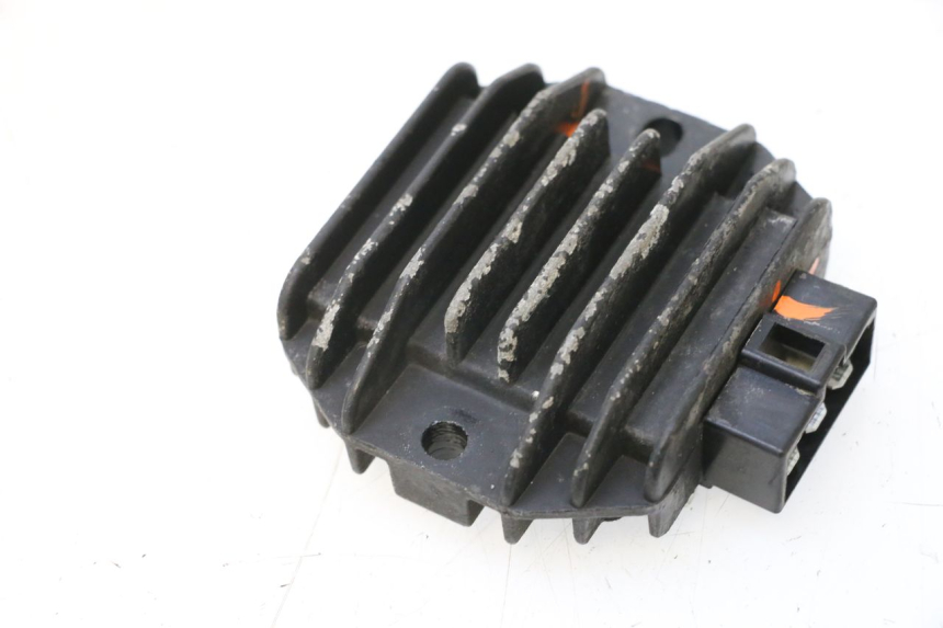 photo de REGULATEUR CHARGE KEEWAY F-ACT FACT EVO 50 (2020 - 2026) - Points de fixation