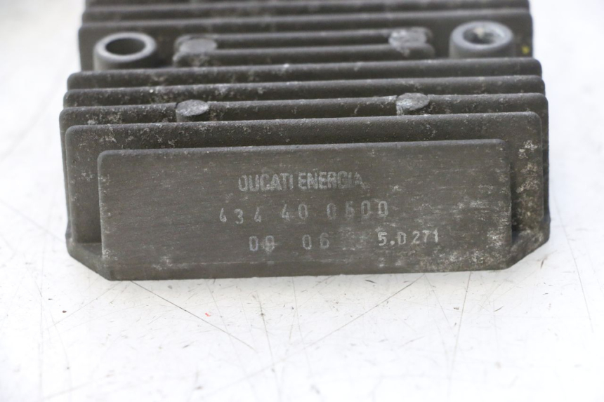 photo de REGULATEUR CHARGE HONDA FES PANTHEON 125 (2003 - 2007) - Points de fixation