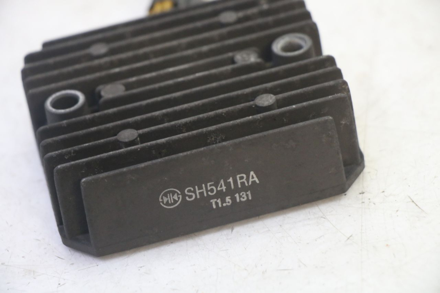 photo de REGULATEUR CHARGE HONDA FES S-WING SWING ABS 125 (2007 - 2015)