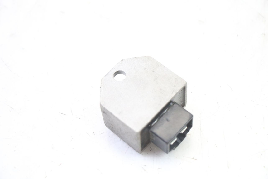 photo de REGULATEUR CHARGE SYM FIDDLE 2 50 (2008 - 2013)