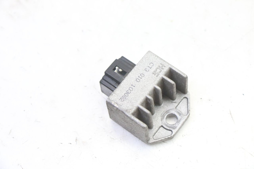 photo de REGULATEUR CHARGE SYM FIDDLE 2 S 125 (2012 - 2014)