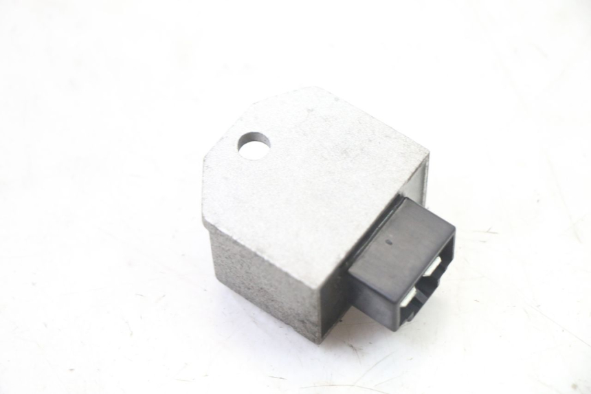 photo de REGULATEUR CHARGE SYM FIDDLE 2 S 125 (2012 - 2014)
