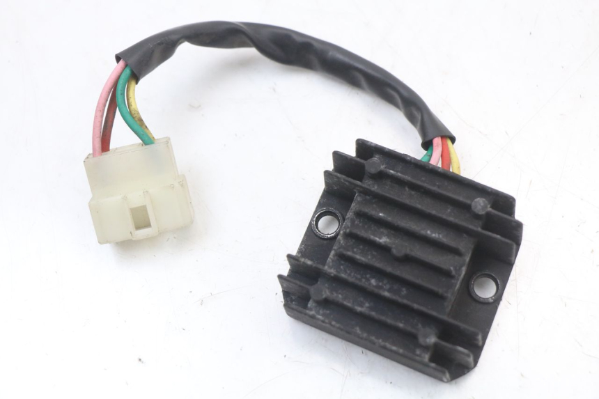 photo de REGULATEUR CHARGE SYM FIDDLE 3 III 50 (2014 - 2020)