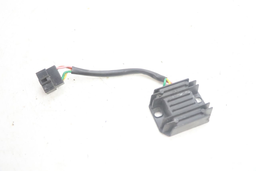 photo de REGULATEUR CHARGE SYM FIDDLE 3 III 50 (2014 - 2020) - Vue principale