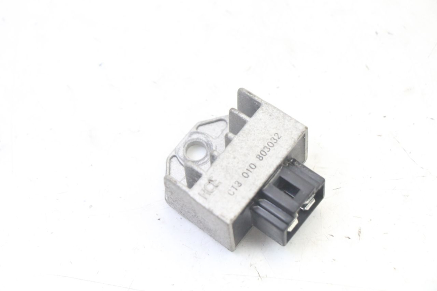 photo de REGULATEUR CHARGE SYM FIDDLE 125 (2008 - 2010)