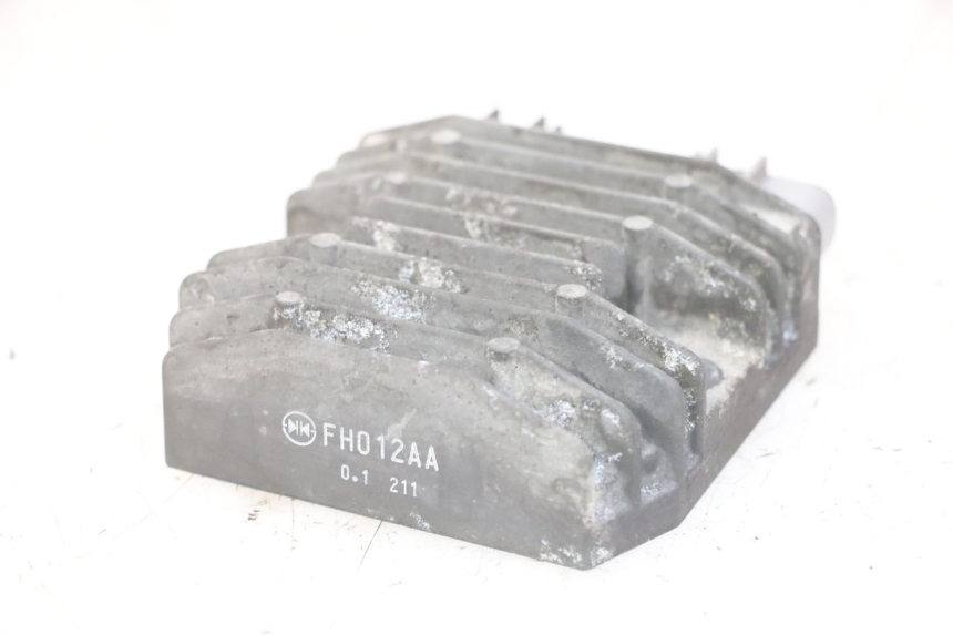 photo de REGULATEUR CHARGE YAMAHA FJR ABS 1300 (2006 - 2012)