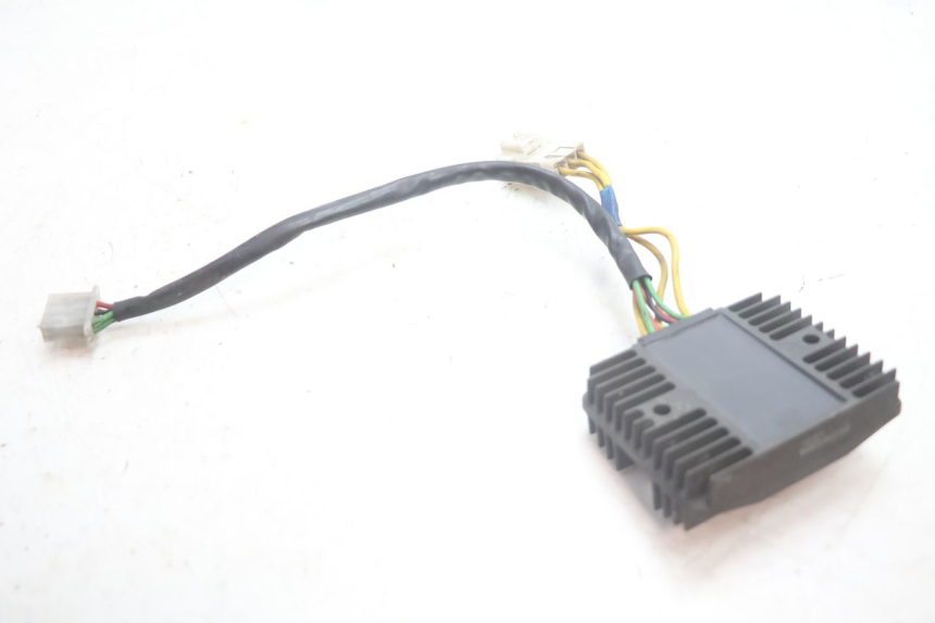 photo de REGULATEUR CHARGE HONDA FJS SILVER WING SILVERWING 400 (2005 - 2008) - Autre angle de vue