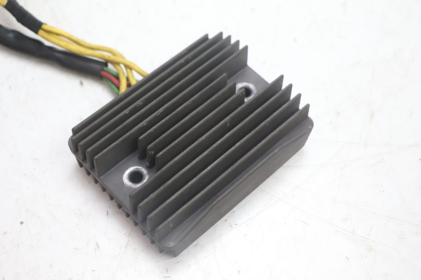 photo de REGULATEUR CHARGE HONDA FJS SILVER WING SILVERWING 400 (2005 - 2008) - Détail de la pièce