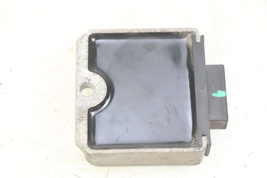 photo de REGULATEUR CHARGE PIAGGIO FLY 4T 50 (2013 - 2017)