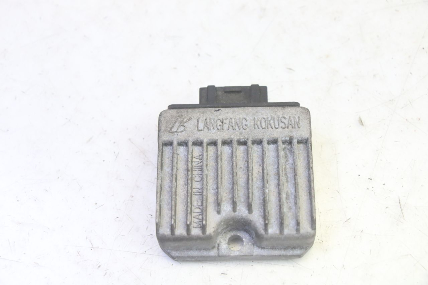 photo de REGULATEUR CHARGE PIAGGIO FLY 4T 50 (2013 - 2017) - Vue principale