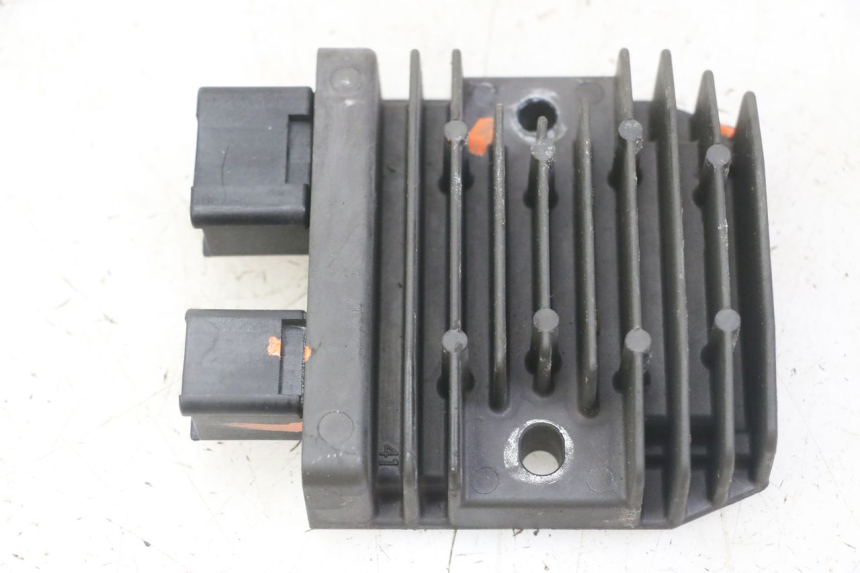 photo de REGULATEUR CHARGE HONDA FORZA ABS 300 (2013 - 2019)