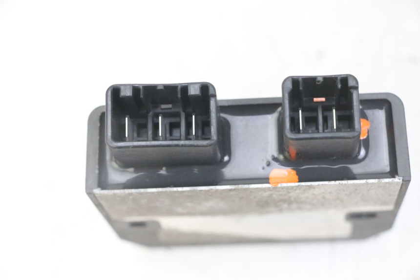 photo de REGULATEUR CHARGE HONDA FORZA ABS 300 (2013 - 2019)