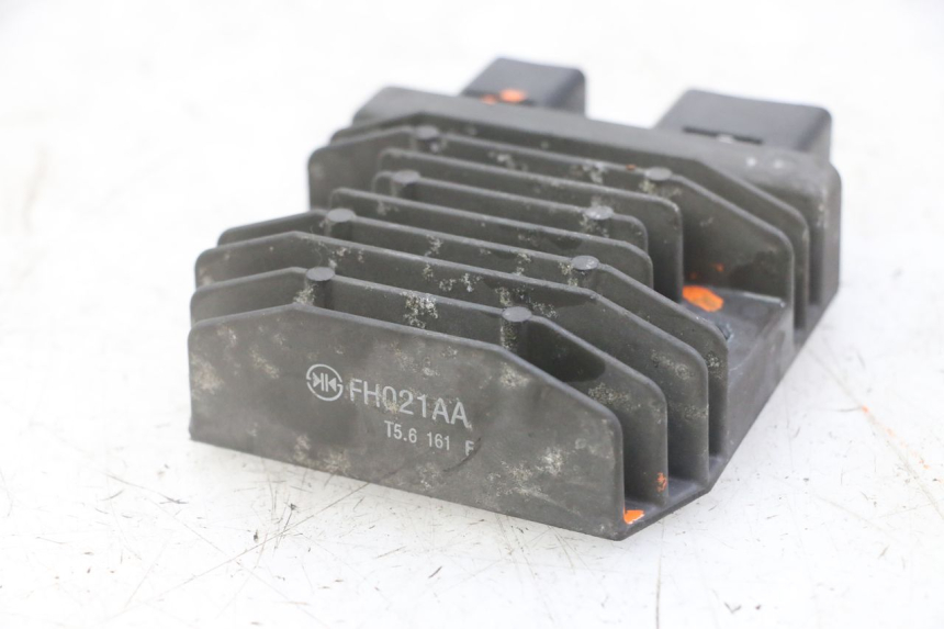photo de REGULATEUR CHARGE HONDA FORZA ABS 300 (2013 - 2019)