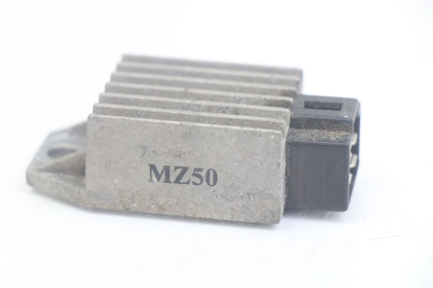 photo de REGULATEUR CHARGE BAOTIAN FRESH 50 (2004 - 2012)
