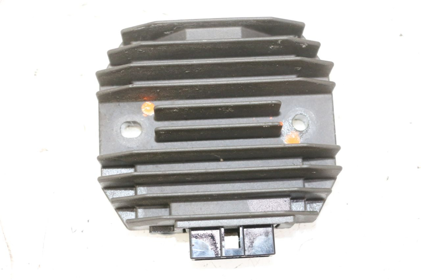 photo de REGULATEUR CHARGE YAMAHA FZ6 N FAZER 600 (2004 - 2006)