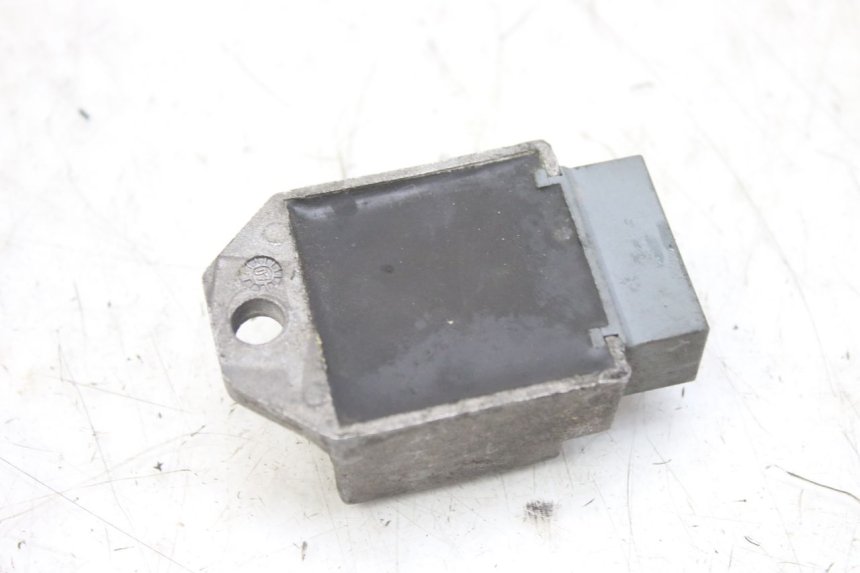 photo de RÉGULATEUR DE CHARGE DERBI GPR 50 (2004 - 2009)