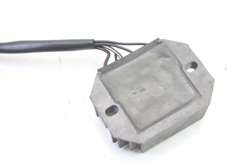 photo de REGULATEUR CHARGE SUZUKI GS GSE 500 (2001 - 2003)