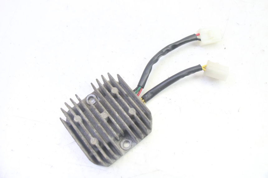 photo de REGULATEUR CHARGE SYM GTS EVO 125 (2009 - 2013) - Vue principale