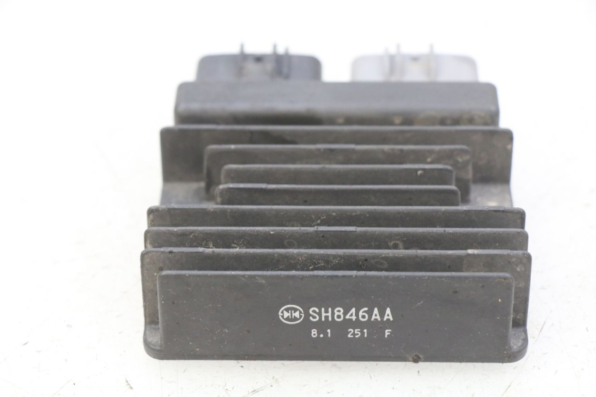 photo de REGULATEUR CHARGE HONDA CB R 1000 (2018 - 2023)