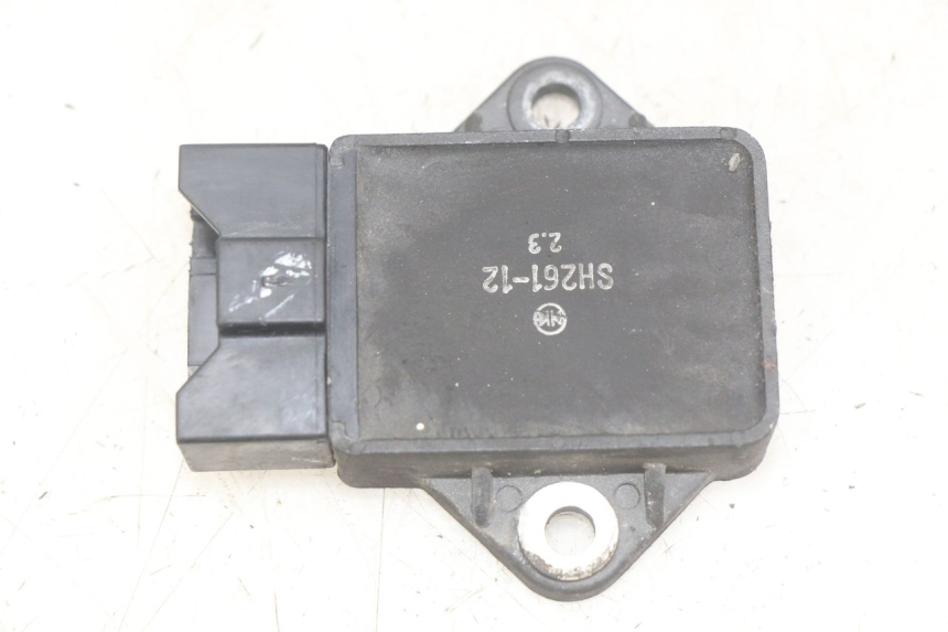 photo de REGULATEUR CHARGE HONDA CBR F SC25 1000 (1989 - 1992)