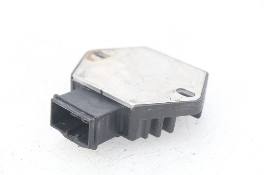 photo de REGULATEUR CHARGE HONDA CBR R 125 (2003 - 2006)