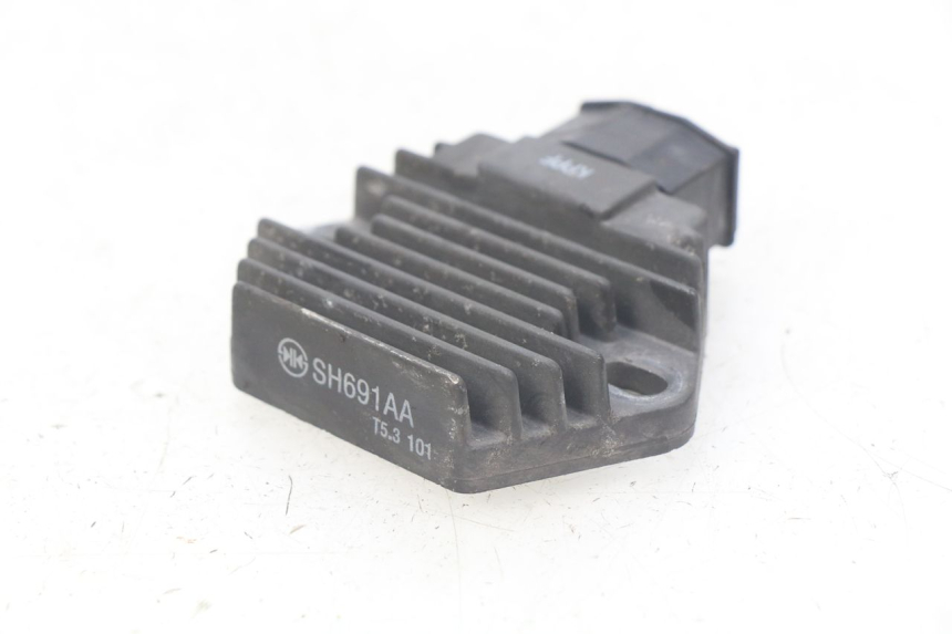 photo de REGULATEUR CHARGE HONDA CBR R 125 (2003 - 2006)