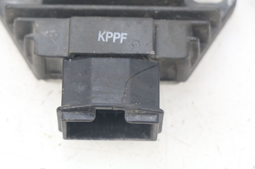 photo de REGULATEUR CHARGE HONDA CBR R 125 (2003 - 2006)