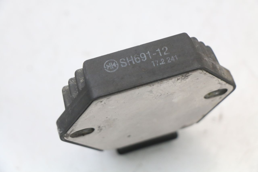 photo de REGULATEUR CHARGE HONDA NTV DEAUVILLE 650 (1998 - 2001)