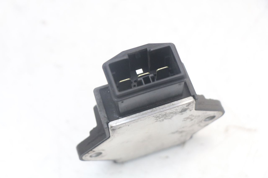 photo de REGULATEUR CHARGE HONDA NTV DEAUVILLE 650 (1998 - 2001)