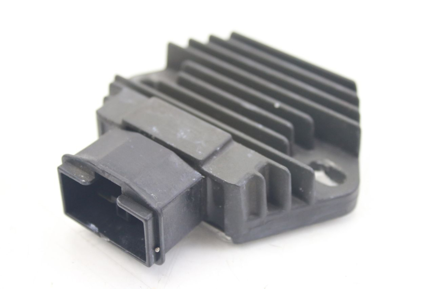 photo de REGULATEUR CHARGE HONDA VFR FI RC46 800 (1998 - 2001)