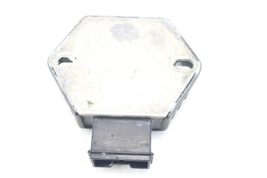 photo de REGULATEUR CHARGE HONDA VFR FI RC46 800 (1998 - 2001)