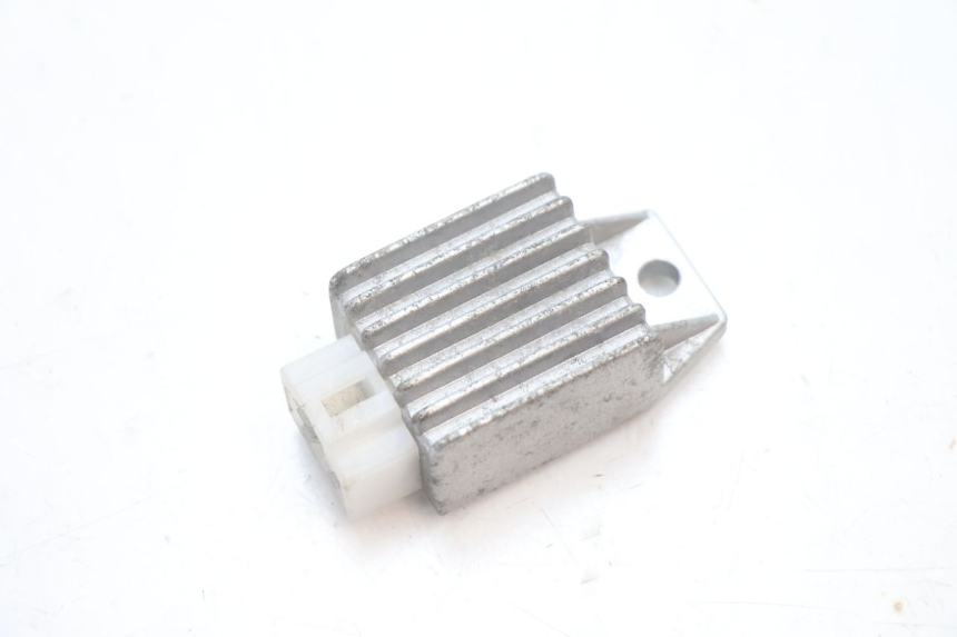 photo de REGULATEUR CHARGE KEEWAY HURRICANE 50 (2006 - 2019) - Vue principale