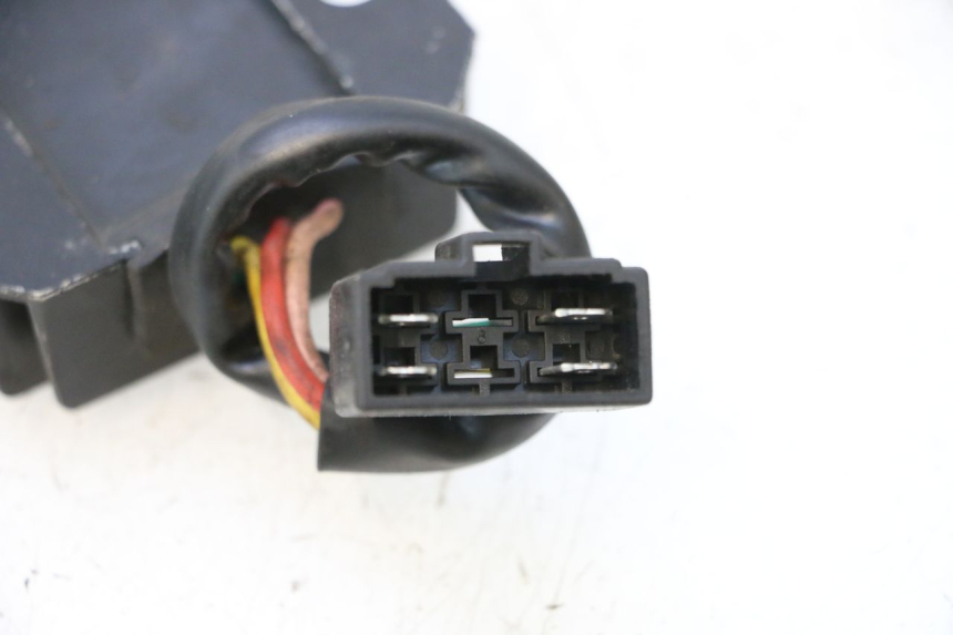 photo de REGULATEUR CHARGE SYM JET 14 4T 50 (2018 - 2022) - Autre angle de vue
