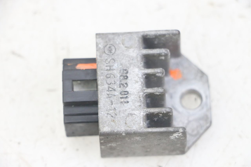 photo de REGULATEUR CHARGE PEUGEOT JET FORCE CARBU 50 (2003 - 2016)