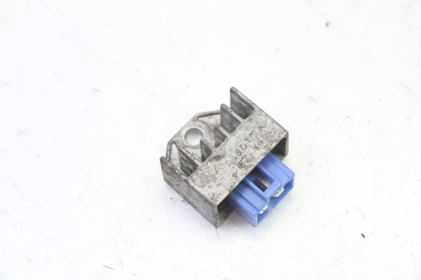 photo de REGULATEUR CHARGE YAMAHA JOG R 50 (2004 - 2014)