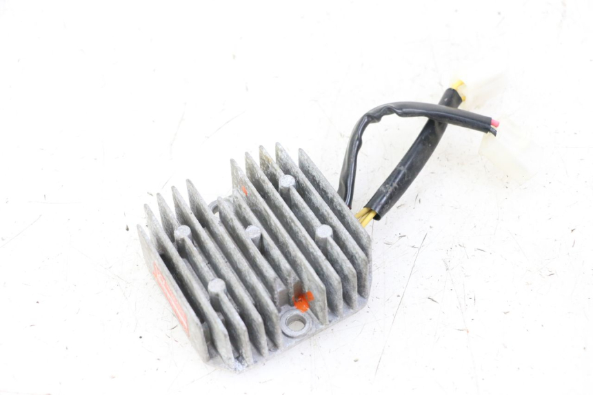 photo de REGULATEUR CHARGE SYM JOYMAX 125 (2010 - 2017)