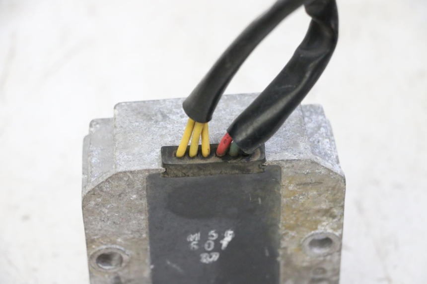 photo de REGULATEUR CHARGE SYM JOYMAX 125 (2010 - 2017)