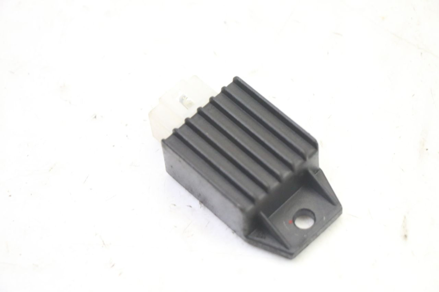 photo de REGULATEUR CHARGE PEUGEOT KISBEE 2T 50 (2010 - 2017)