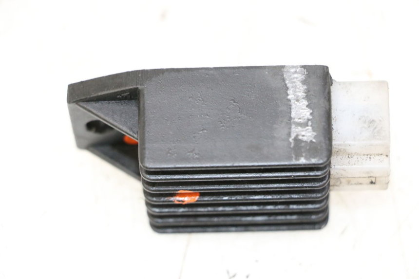 photo de REGULATEUR CHARGE PEUGEOT KISBEE 2T 50 (2010 - 2017)