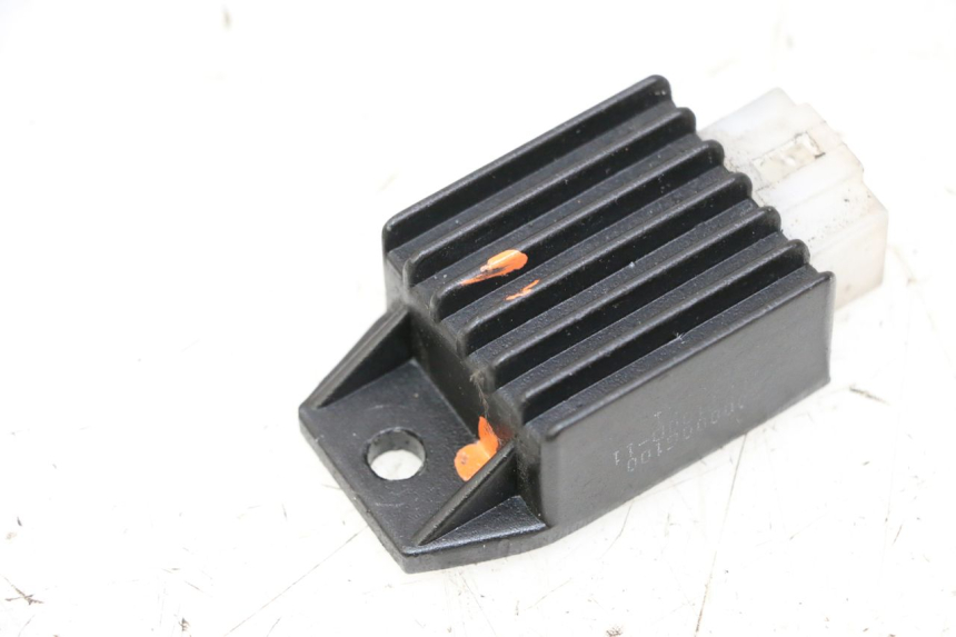 photo de REGULATEUR CHARGE PEUGEOT KISBEE 2T 50 (2010 - 2017)
