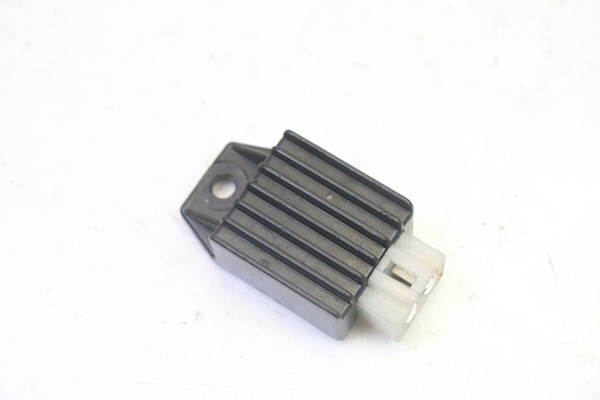 photo de REGULATEUR CHARGE PEUGEOT KISBEE 2T 50 (2010 - 2017)