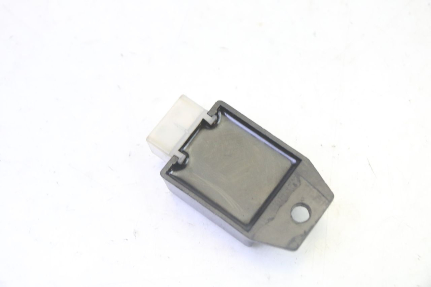 photo de REGULATEUR CHARGE PEUGEOT KISBEE 2T 50 (2010 - 2017)