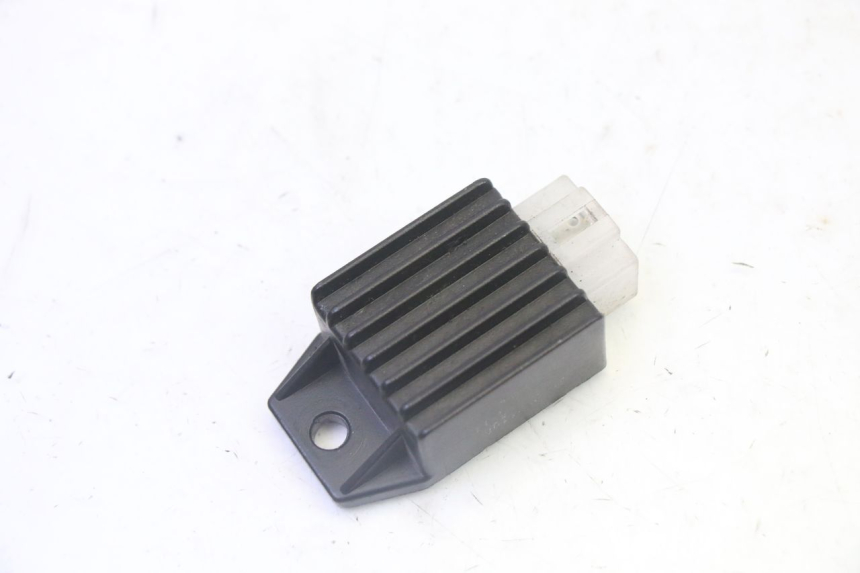 photo de REGULATEUR CHARGE PEUGEOT KISBEE 2T 50 (2010 - 2017)