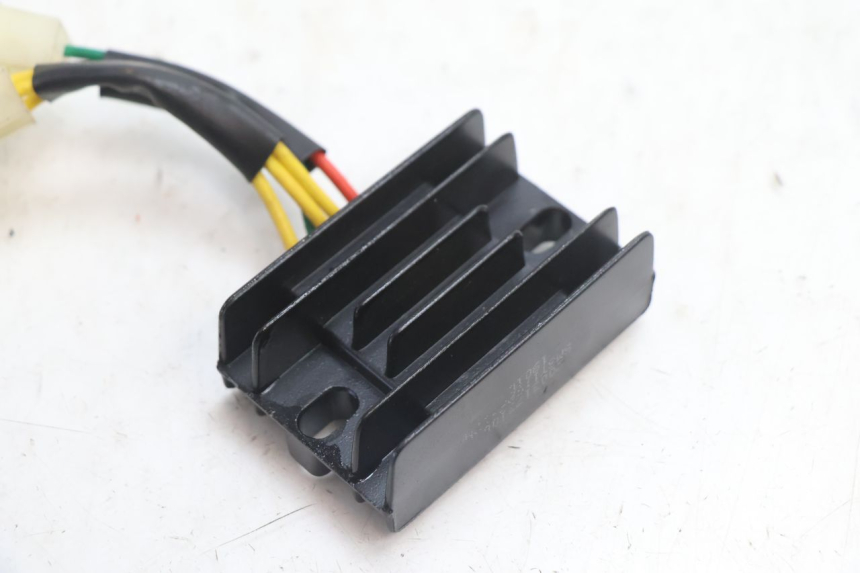 photo de REGULATEUR CHARGE PEUGEOT KISBEE 2T 50 (2018 - 2022) - Zoom état d’usage