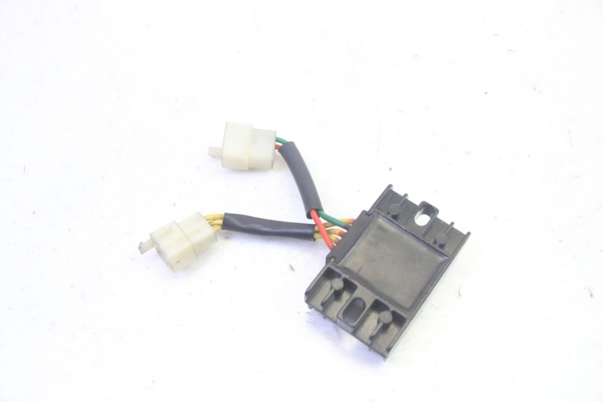 photo de RÉGULATEUR DE CHARGE PEUGEOT KISBEE 4T 50 (2018 - 2022) - Zoom état d’usage