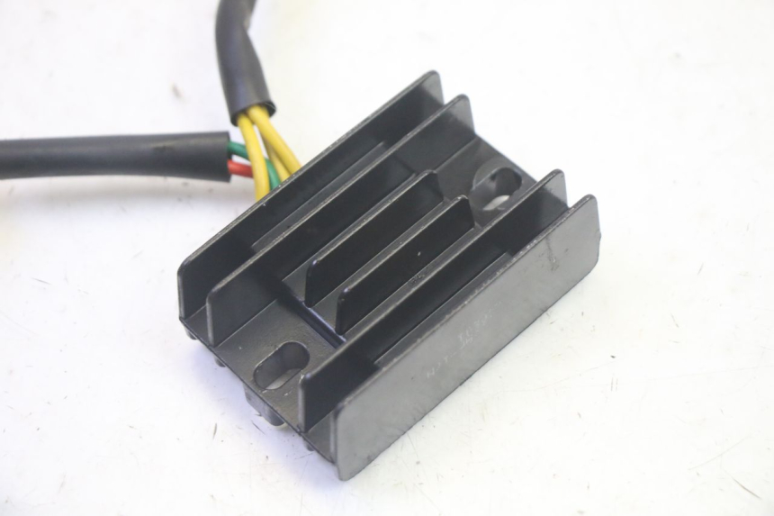 photo de RÉGULATEUR DE CHARGE PEUGEOT KISBEE 4T 50 (2018 - 2022) - Détail de la pièce