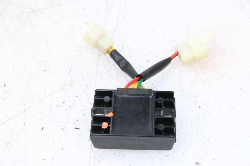 photo de RÉGULATEUR DE CHARGE PEUGEOT KISBEE 4T 50 (2018 - 2022) - Vue d’ensemble