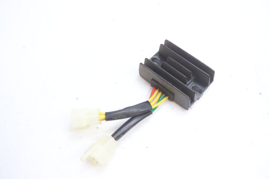 photo de RÉGULATEUR DE CHARGE PEUGEOT KISBEE 4T 50 (2018 - 2022) - Détail de la pièce